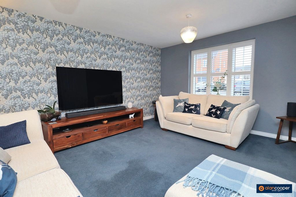 Property photo 2 of 33 3783745