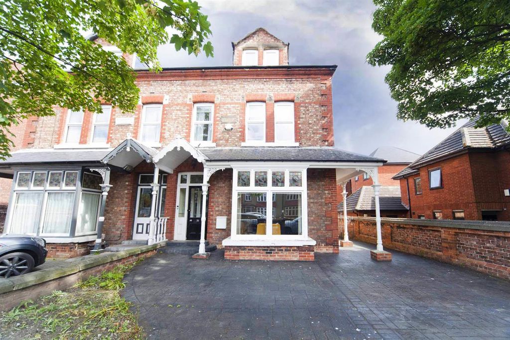 Property photo 1 of 36