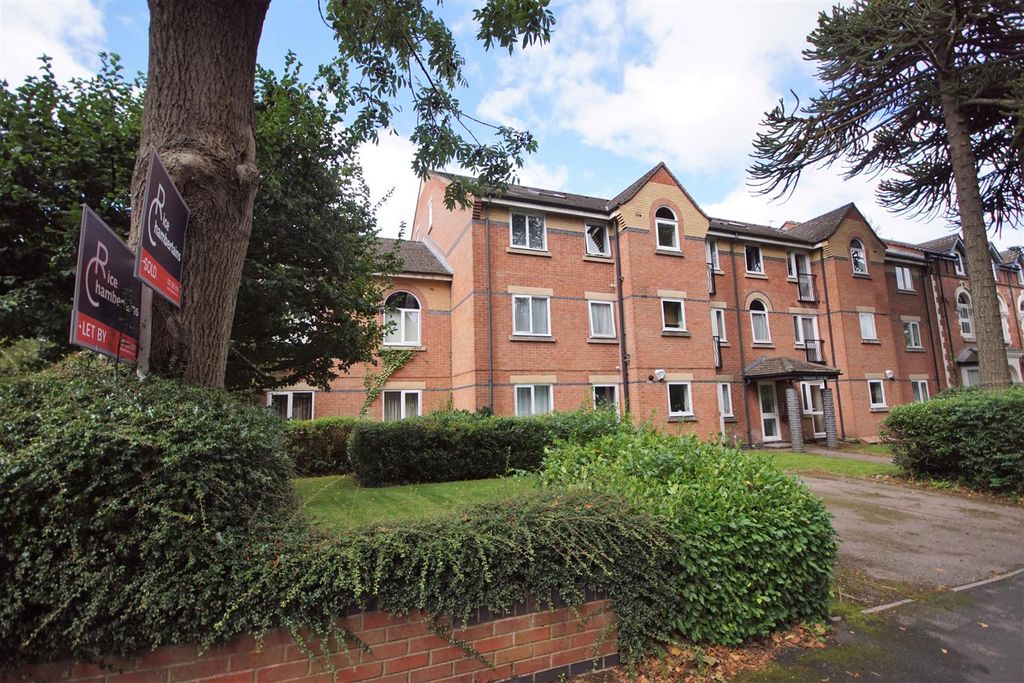 Property photo 1 of 10 Approach