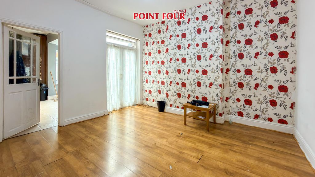 Property photo 2 of 18