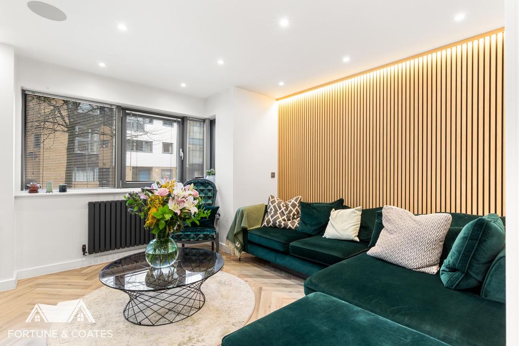 Property photo 3 of 43 Thechase_1.Jpg