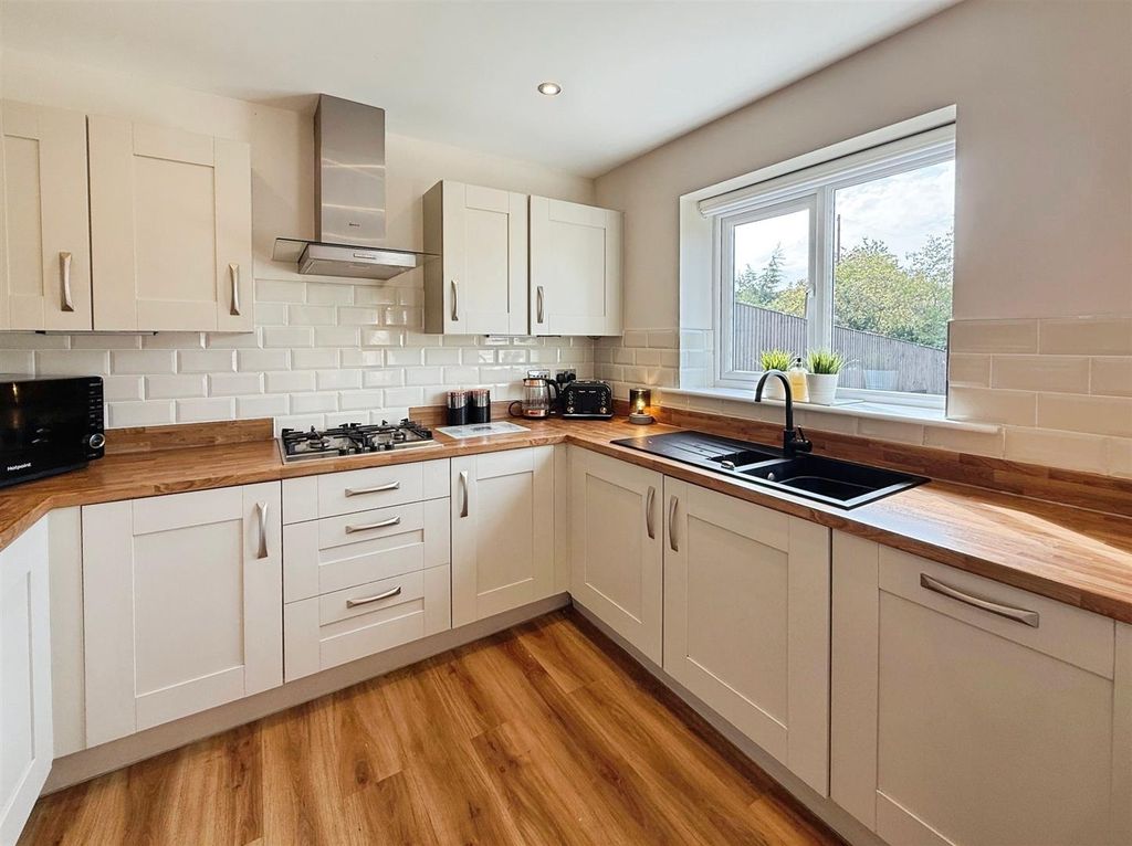 Property photo 2 of 36 Kitchen/Diner