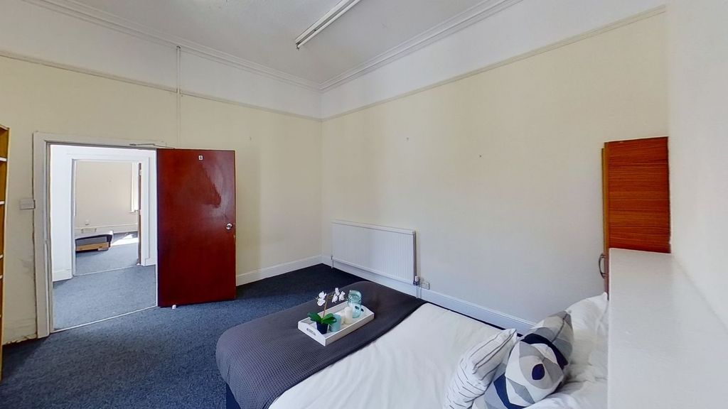 Property photo 2 of 19 Picture No. 02