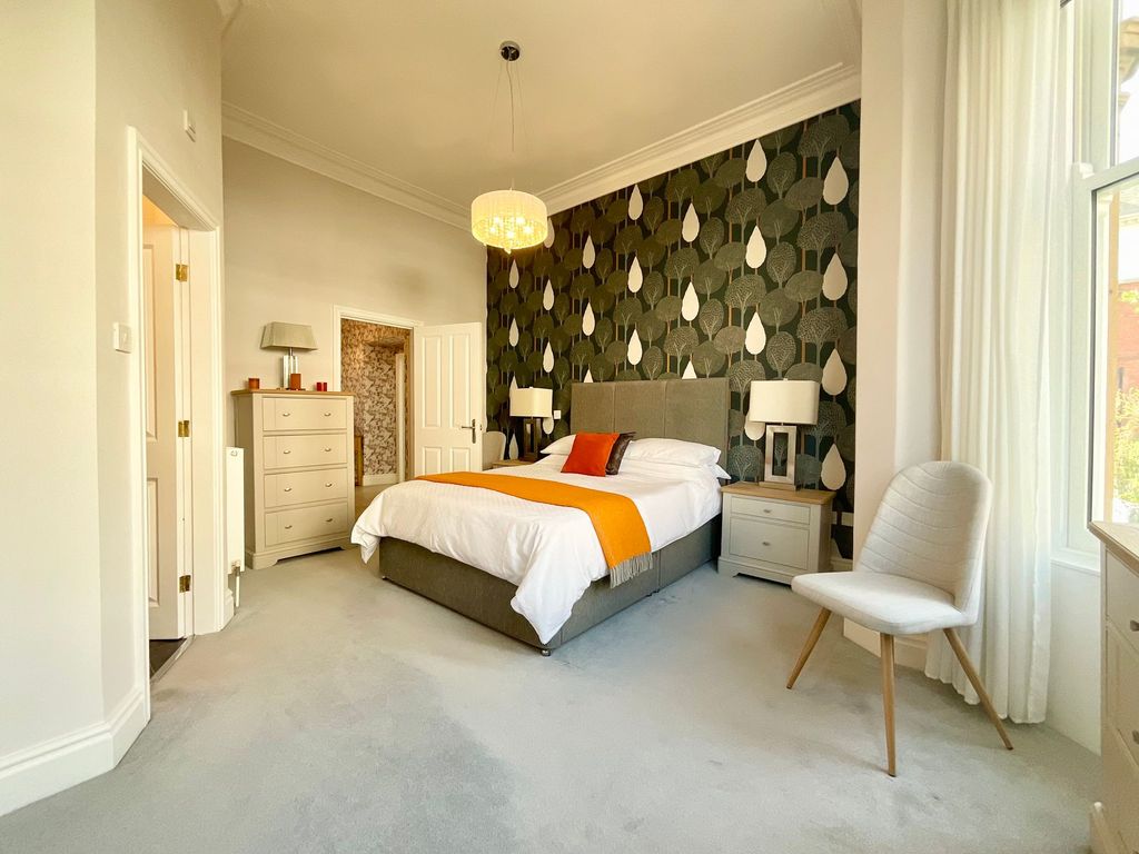 Property photo 3 of 35