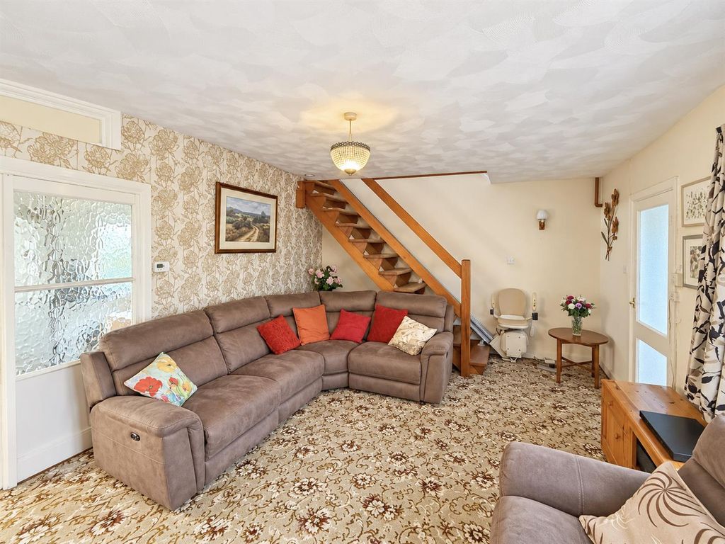 Property photo 3 of 28