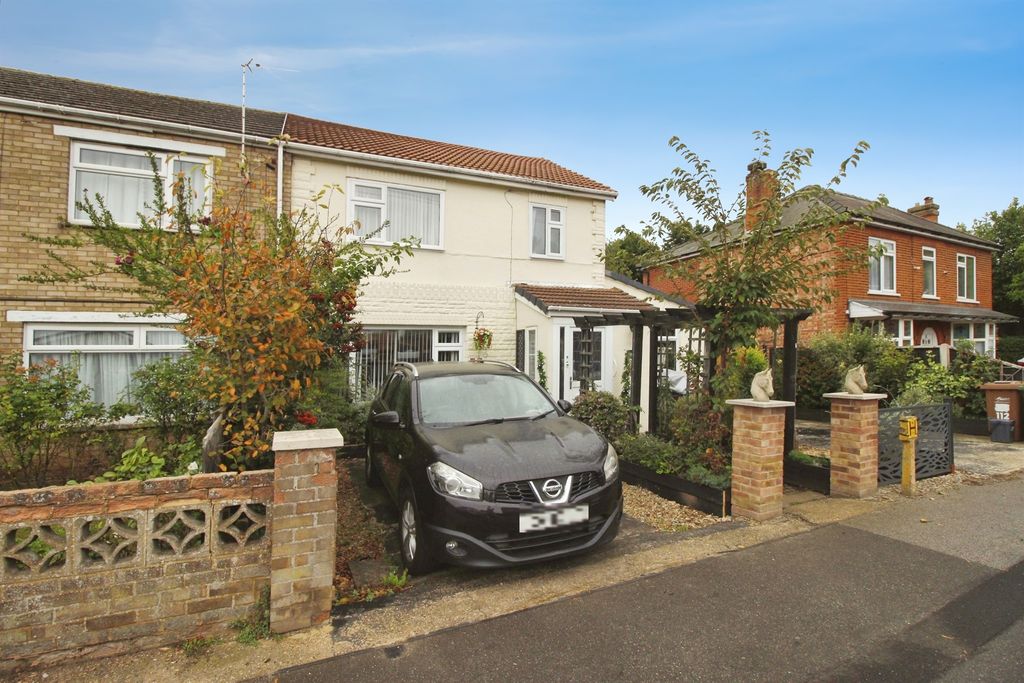 Property photo 1 of 27