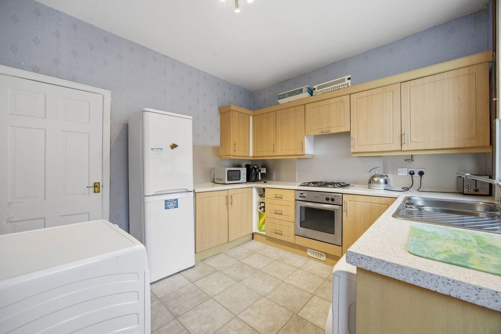 Property photo 3 of 16