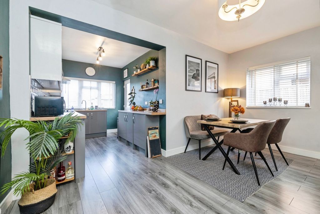 Property photo 2 of 19 Pbox-Img.Jpg