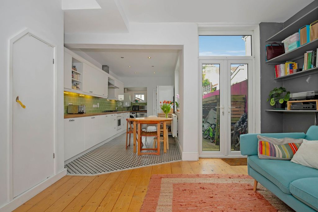 Property photo 1 of 33