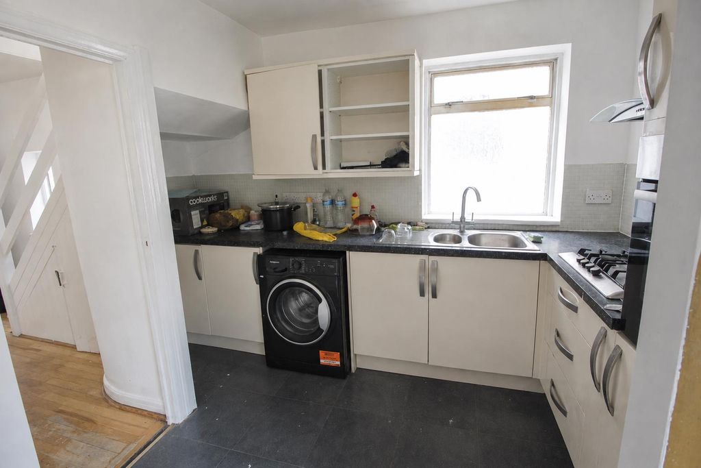 Property photo 2 of 8 Open Plan Kitchen / Dining Area
