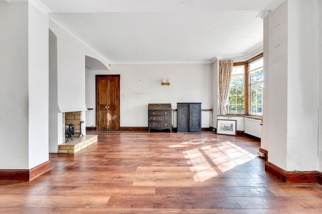 Property photo 3 of 15