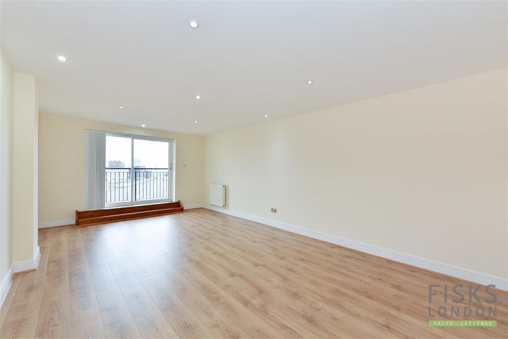 Property photo 3 of 11 Flat 68 Studley Court (7).Jpg