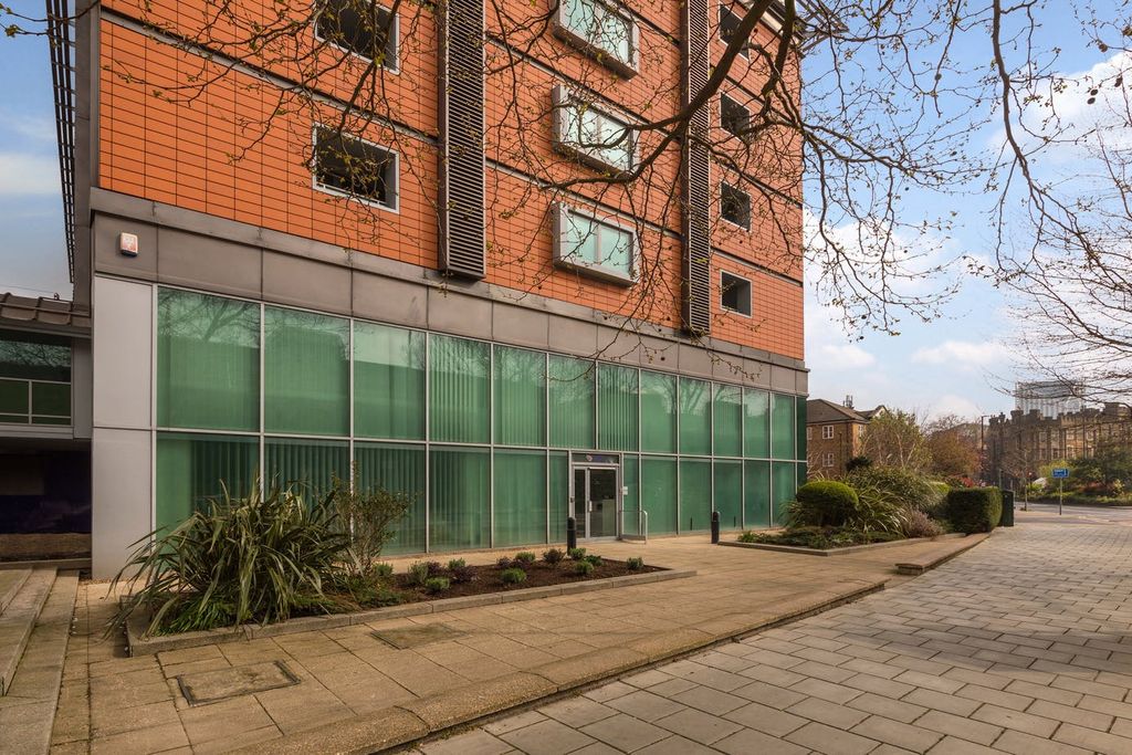 Property photo 1 of 16 100 Westminster Bridge Road7.Jpeg
