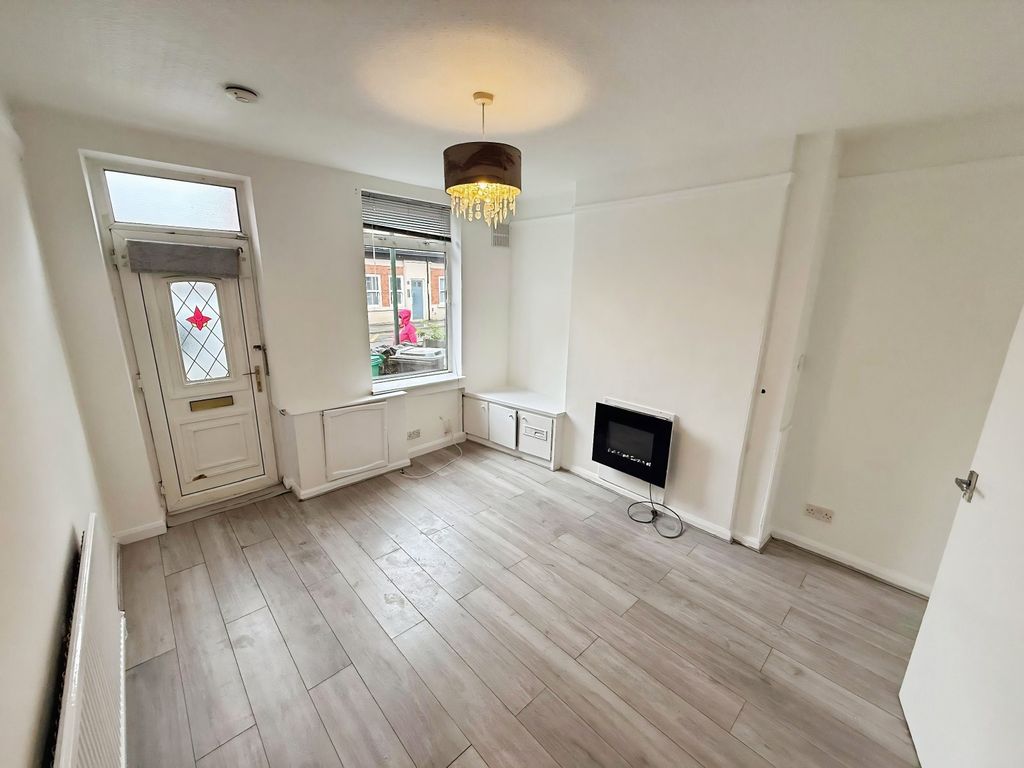 Property photo 1 of 4