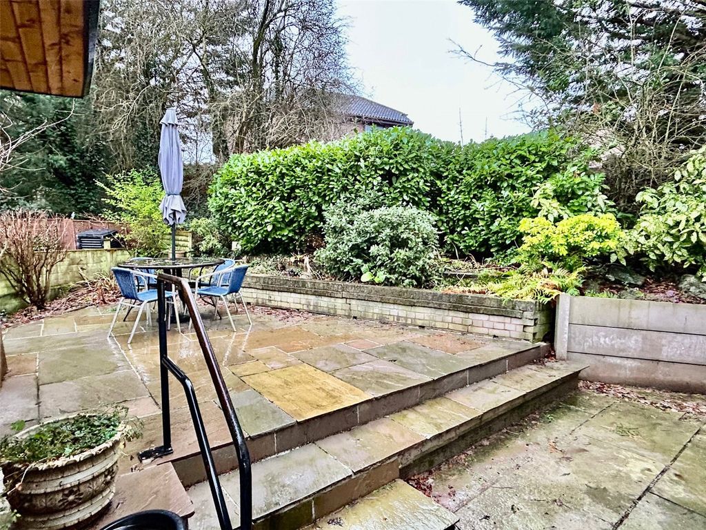 Property photo 2 of 15 Garden
