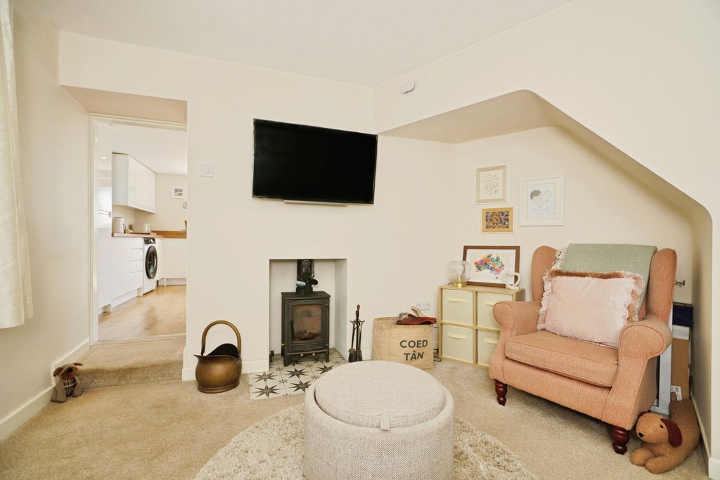 Property photo 2 of 20 Pbox-Img.Jpg