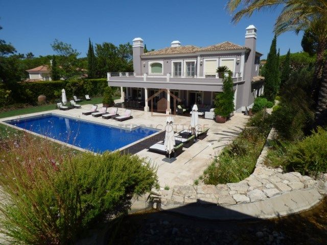 Property photo 1 of 16 Villa