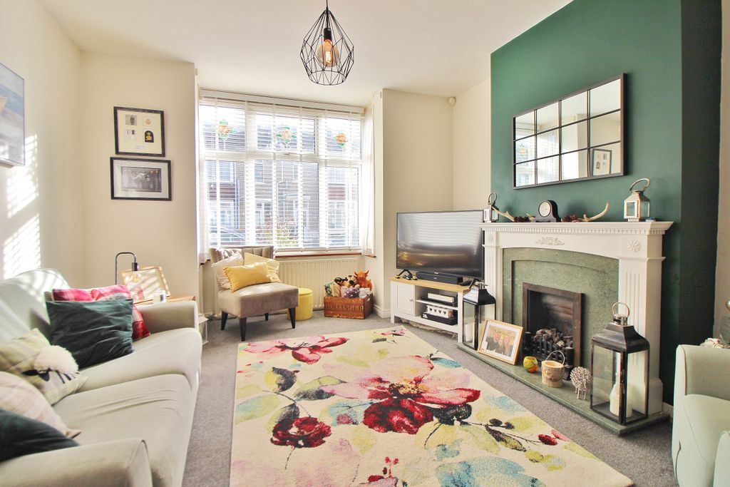 Property photo 2 of 19