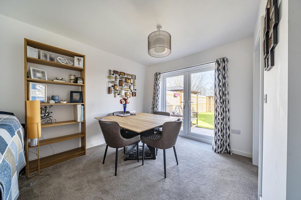 Property photo 3 of 16 Dining Room