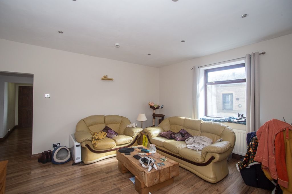 Property photo 3 of 33