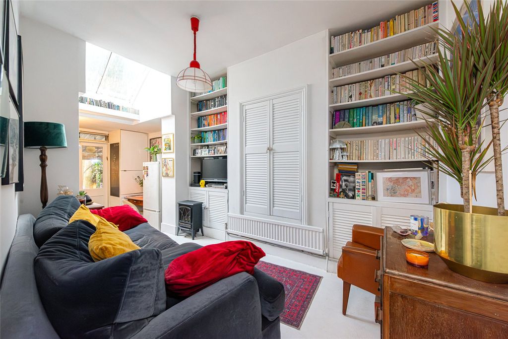 Property photo 3 of 24 Picture No. 06