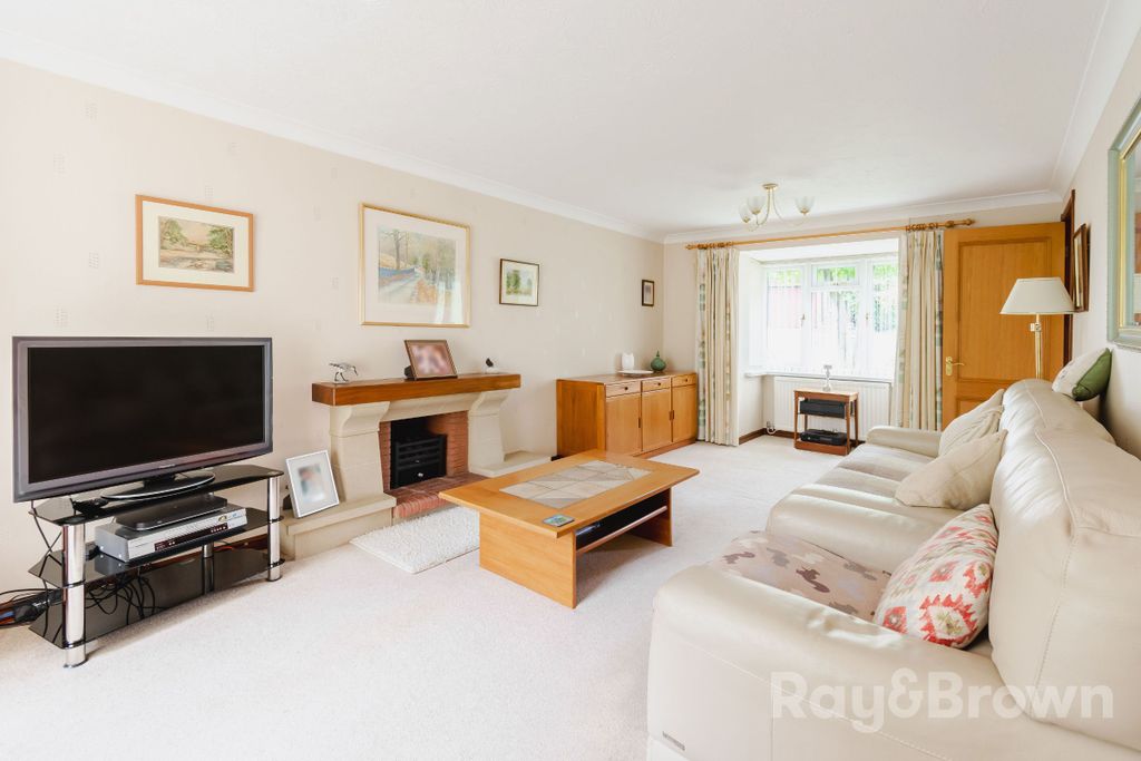 Property photo 2 of 46