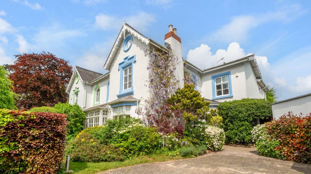 Property photo 1 of 50