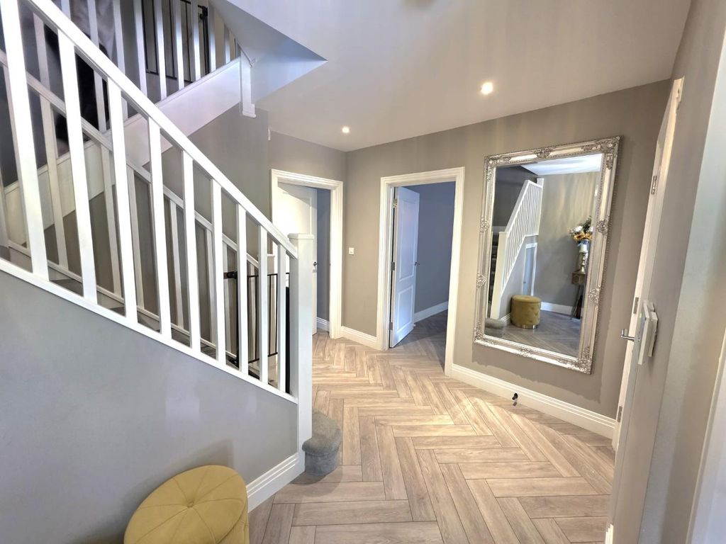 Property photo 2 of 30 Enterance.Jpg