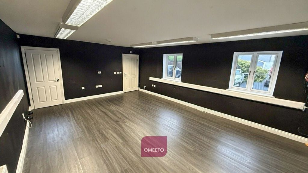 Property photo 2 of 8 Example Finish