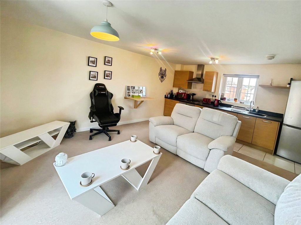 Property photo 2 of 9 Lounge