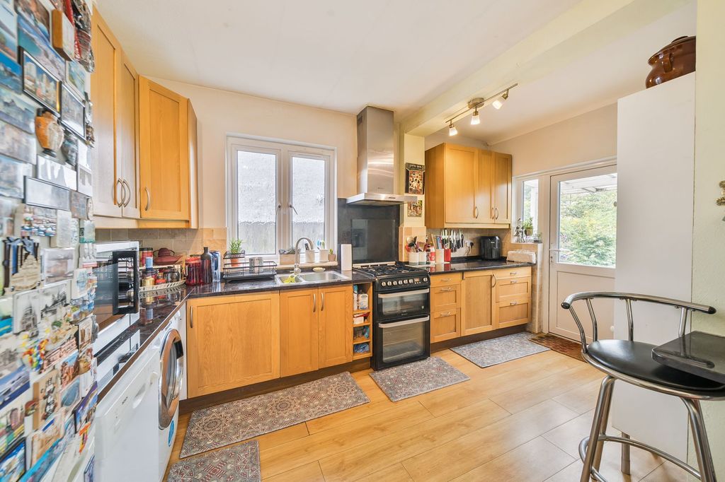Property photo 2 of 20 Kitchen