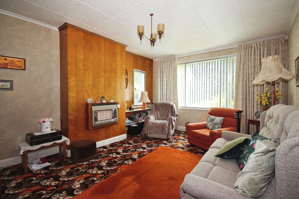 Property photo 2 of 17 Photo