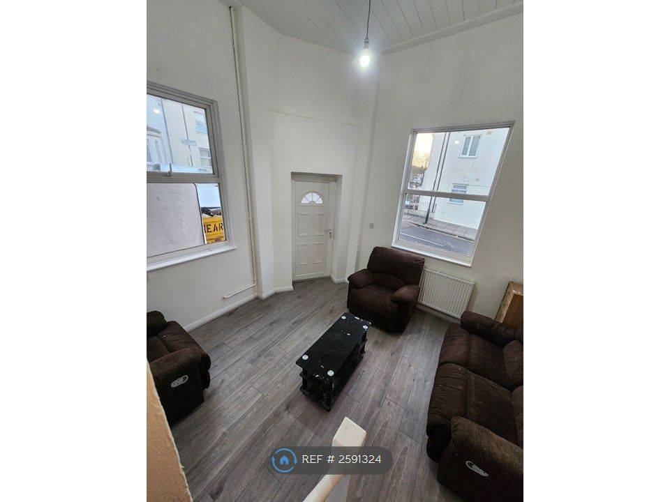 Property photo 2 of 30