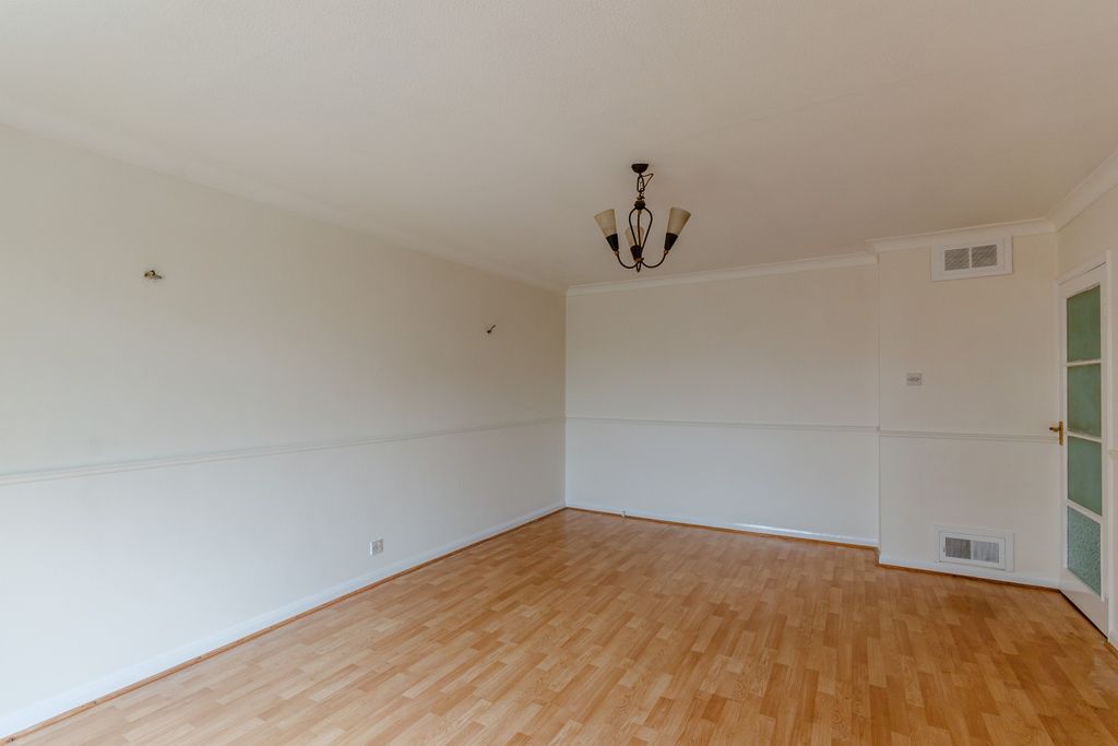 Property photo 3 of 8 3