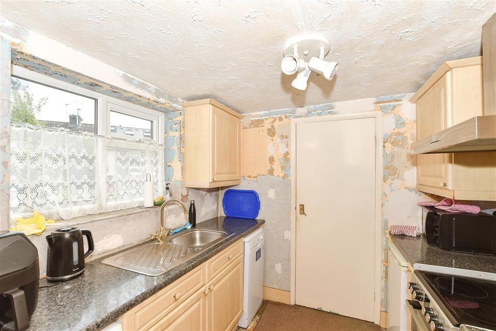 Property photo 3 of 12 Kitchen
