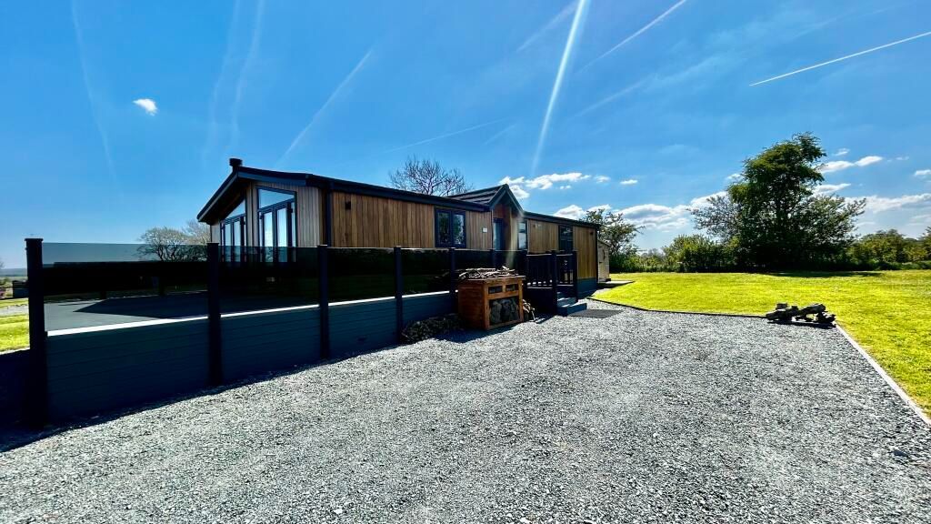 Property photo 1 of 27