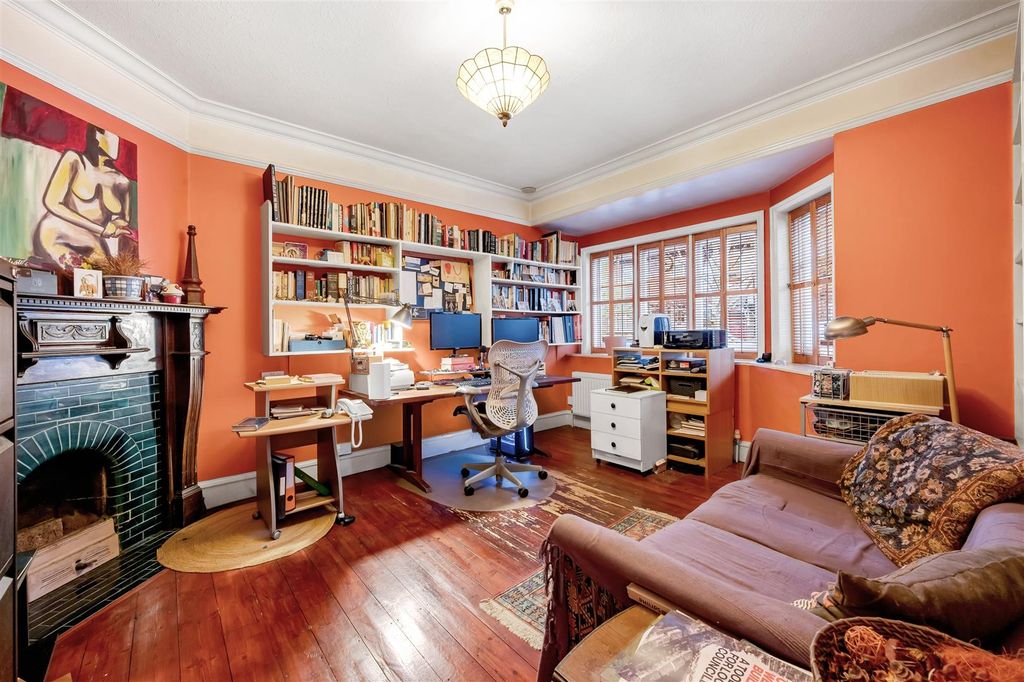 Property photo 2 of 12