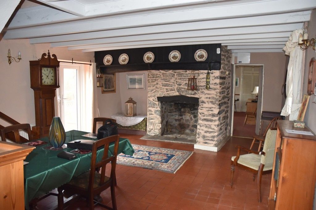 Property photo 3 of 27