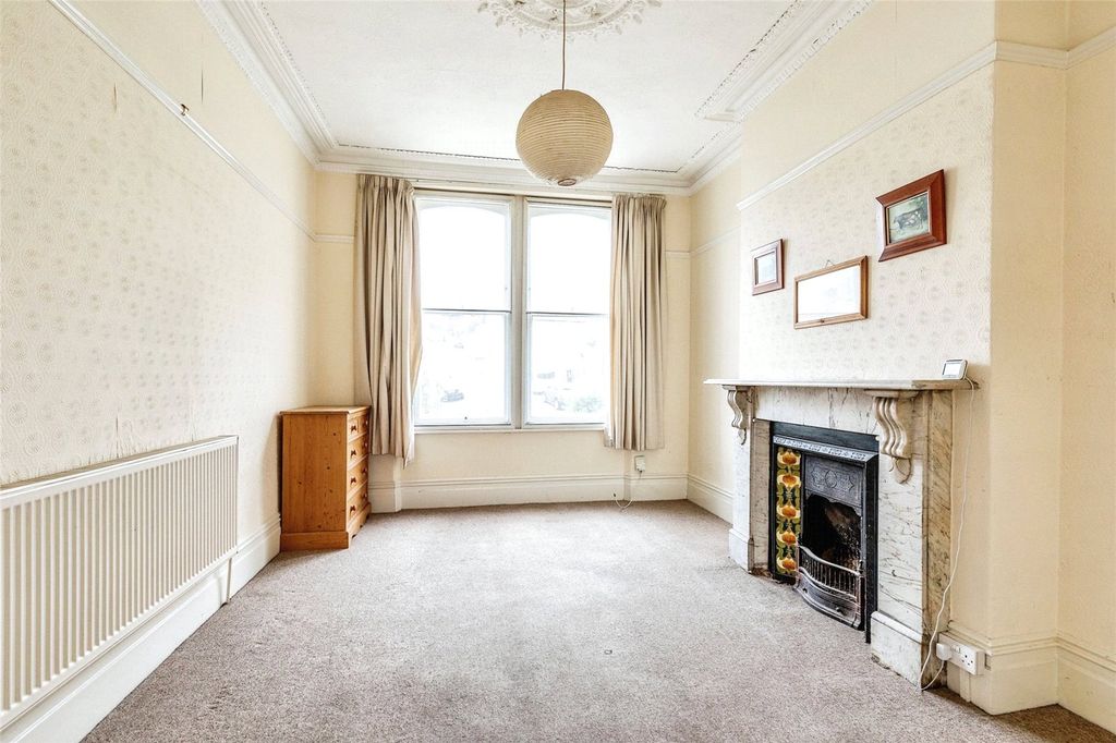 Property photo 2 of 22 Picture No. 19