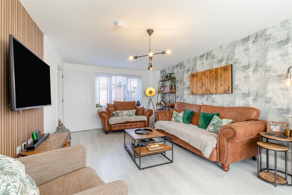 Property photo 3 of 47 8687295-Interior21.Jpg