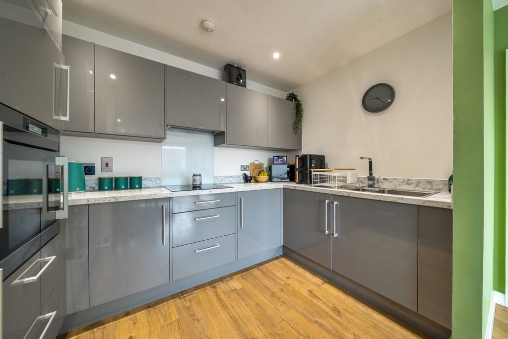 Property photo 2 of 19 Kitchen