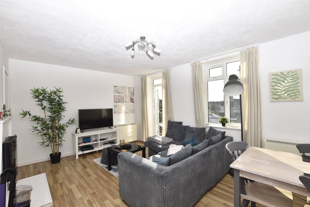 Property photo 3 of 9 Living Room