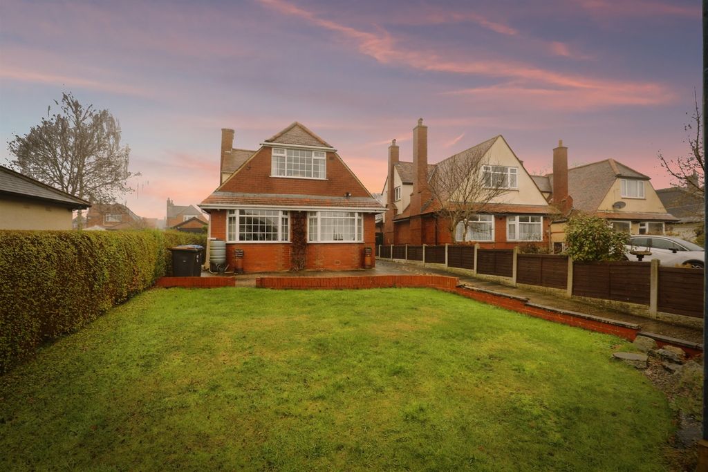 Property photo 2 of 13