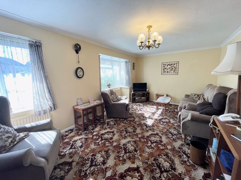 Property photo 2 of 13 Lounge