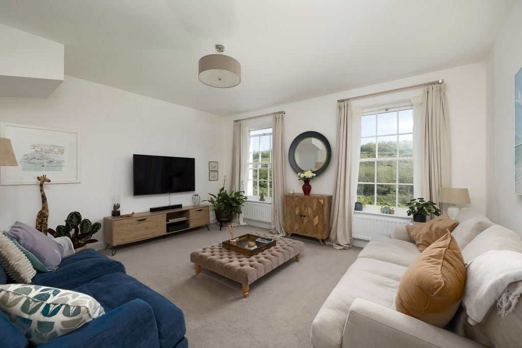 Property photo 2 of 35 Picture No. 09