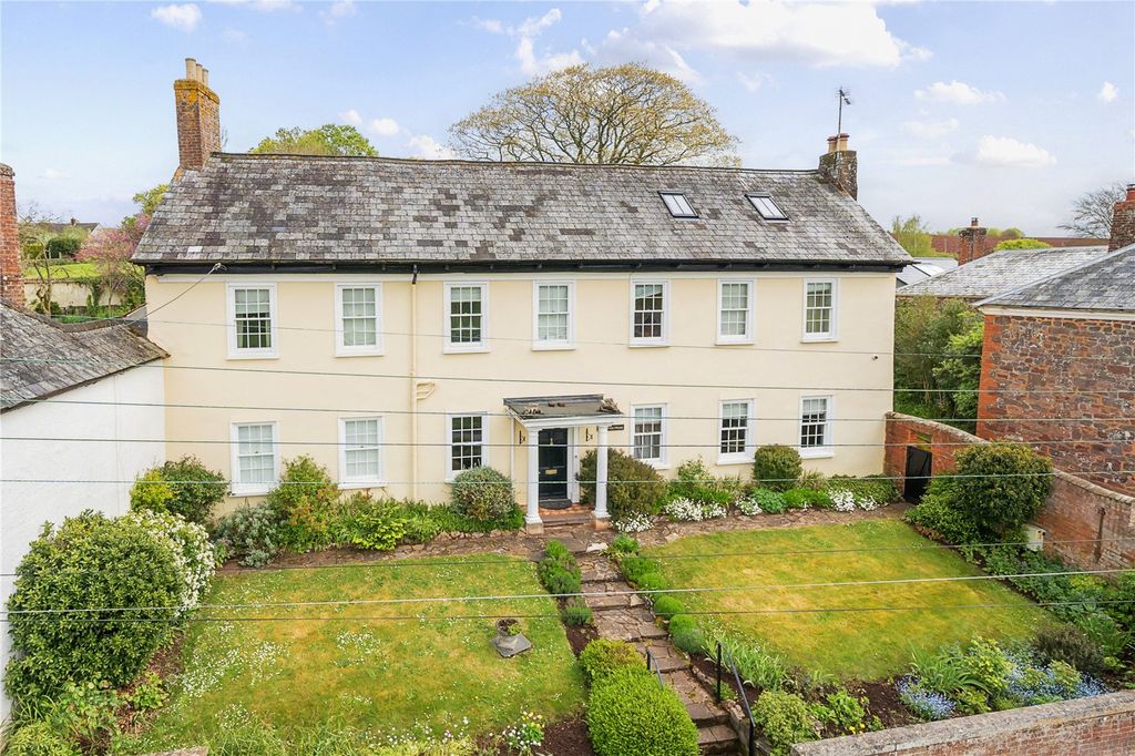 Property photo 3 of 16 Thorverton House