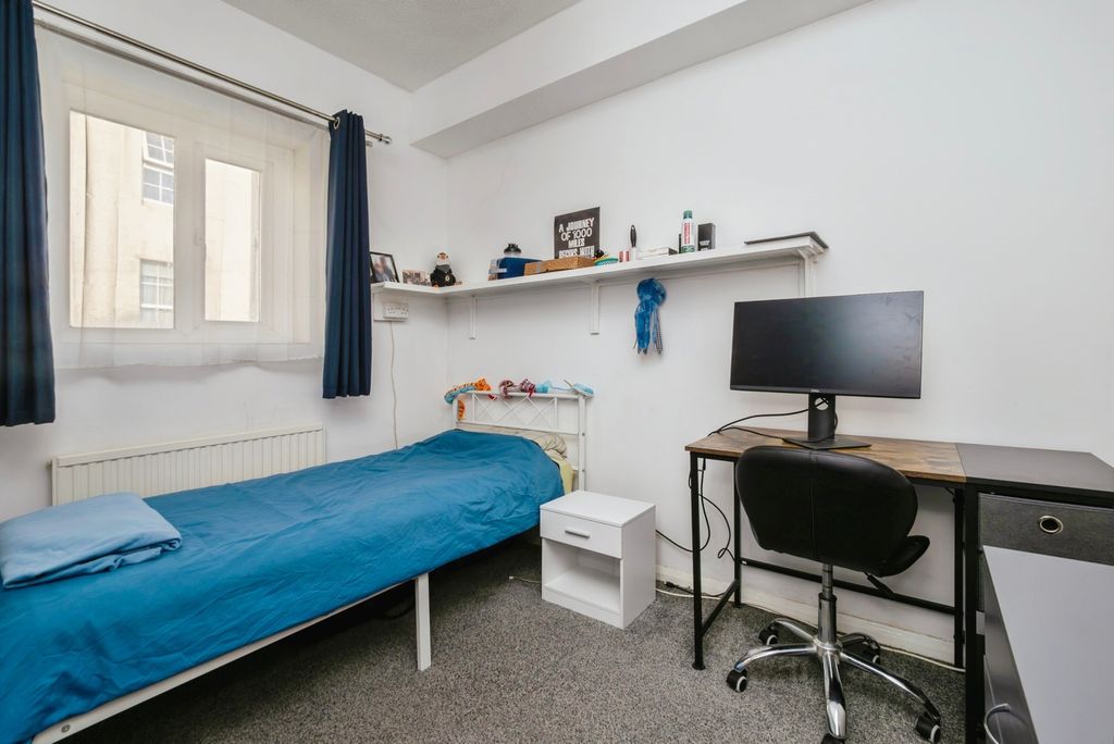 Additional image 10 of 2 bed flat for saleBeach Street, Dawlish, Devon EX7