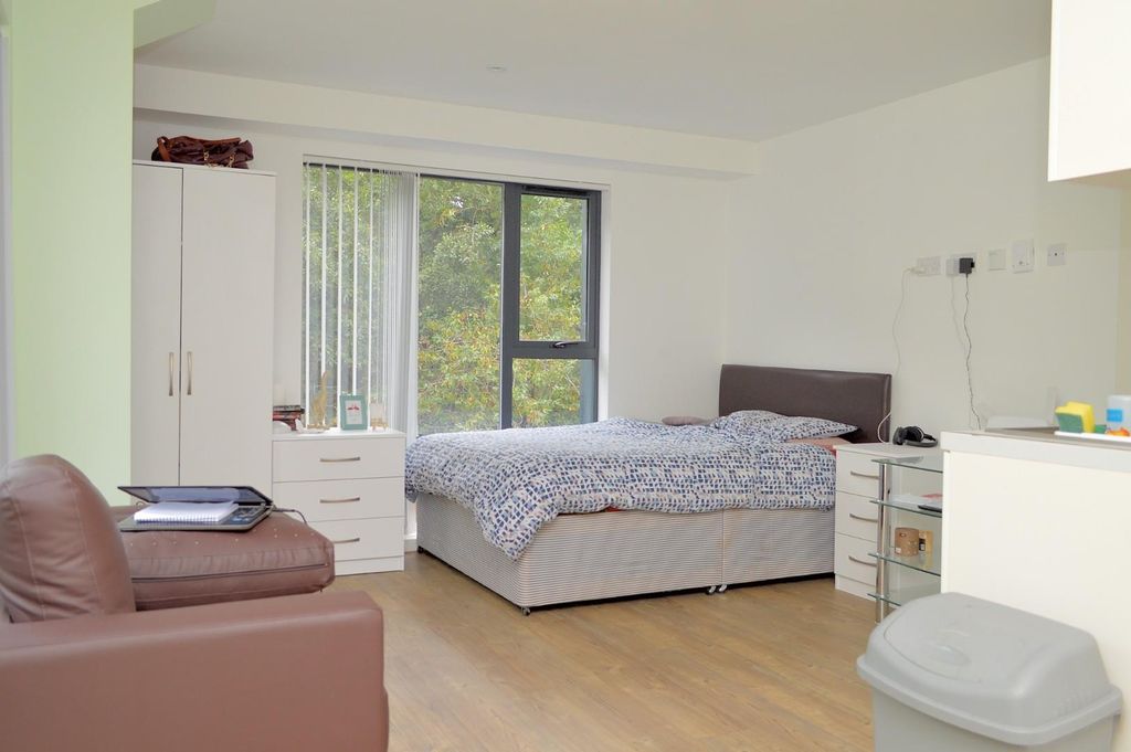 Property photo 2 of 8 Open Plan Living