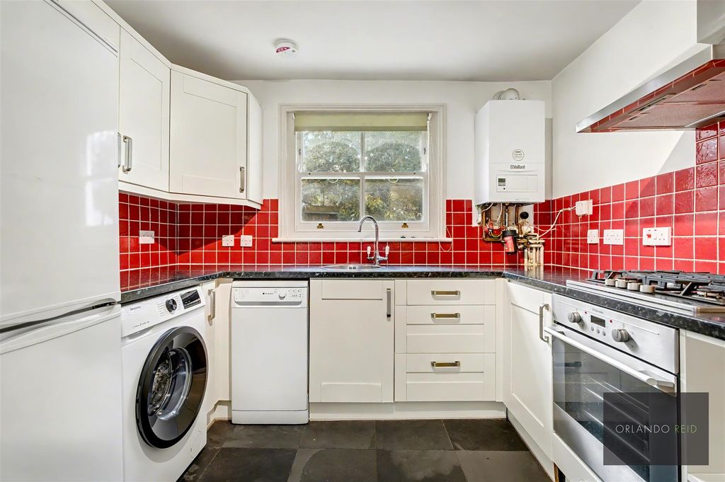 Property photo 3 of 11 41A Kimberley Road Sw9 9Dq-9.Jpg