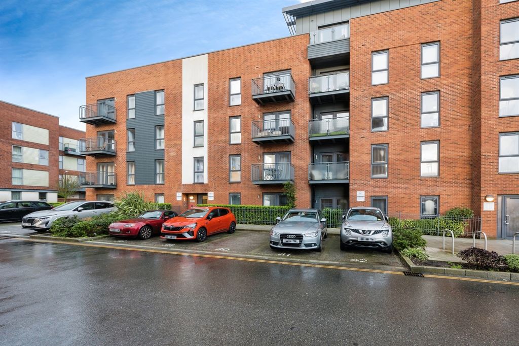 Property photo 1 of 11